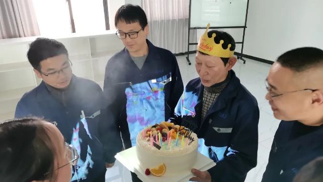 占上生日会，冬日里的小确幸