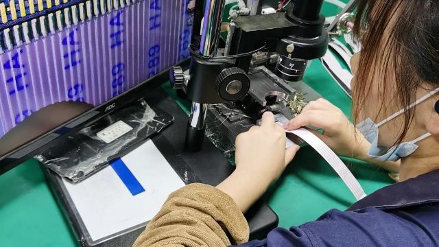 占上光电加强生产管理力度，提升市场竞争力！